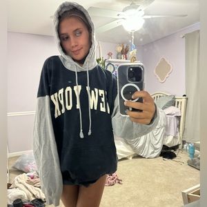 Oversized New York sweatshirt, so comfy, love this sweater, great condition